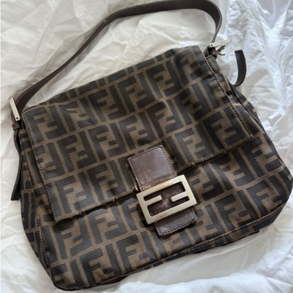 Fendi
Zucca FF Mama Baguette